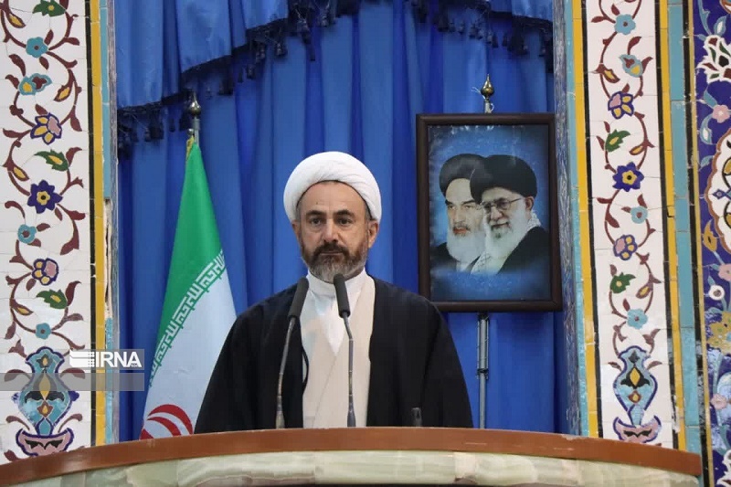 امام جمعه ایلام: وحدت، پاسخ محکم ملت ایران در مقابل دشمنان است