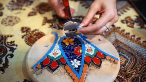 بزرگ‌ترین نمایش زنده هنری صنایع‌دستی در قزوین برگزار شد