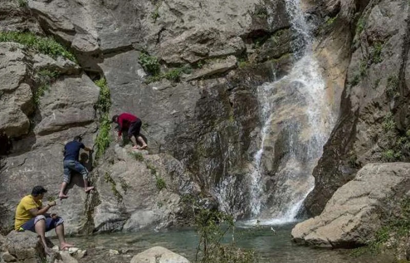 تصاویری از جاری شدن آبشار تافه