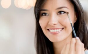 راه حل برای پوشاندن جای کبودی با آرایش