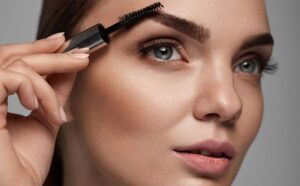 ترفندهای درشت کردن چشم با آرایش