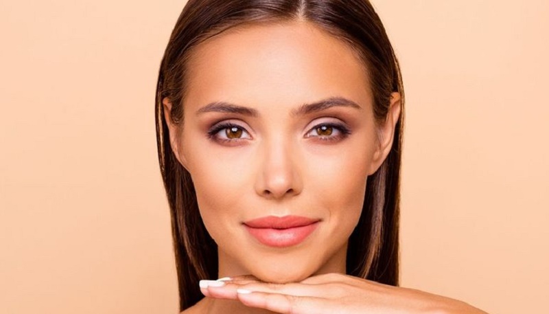 چگونه صورت لاغر را با آرایش پرتر نشان دهیم
